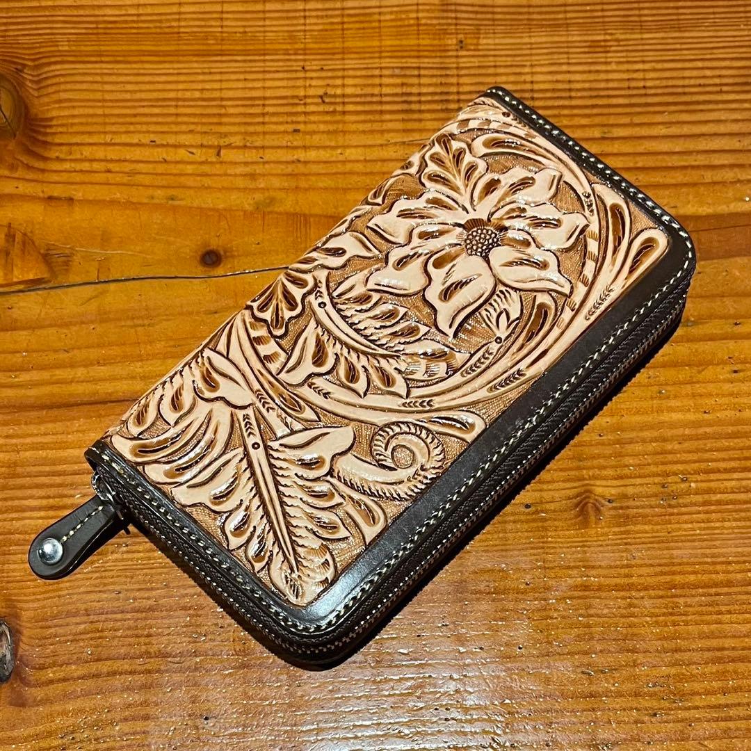 【新品・未使用】カービングウォレット　長財布　ラウンドファスナー　フラワー