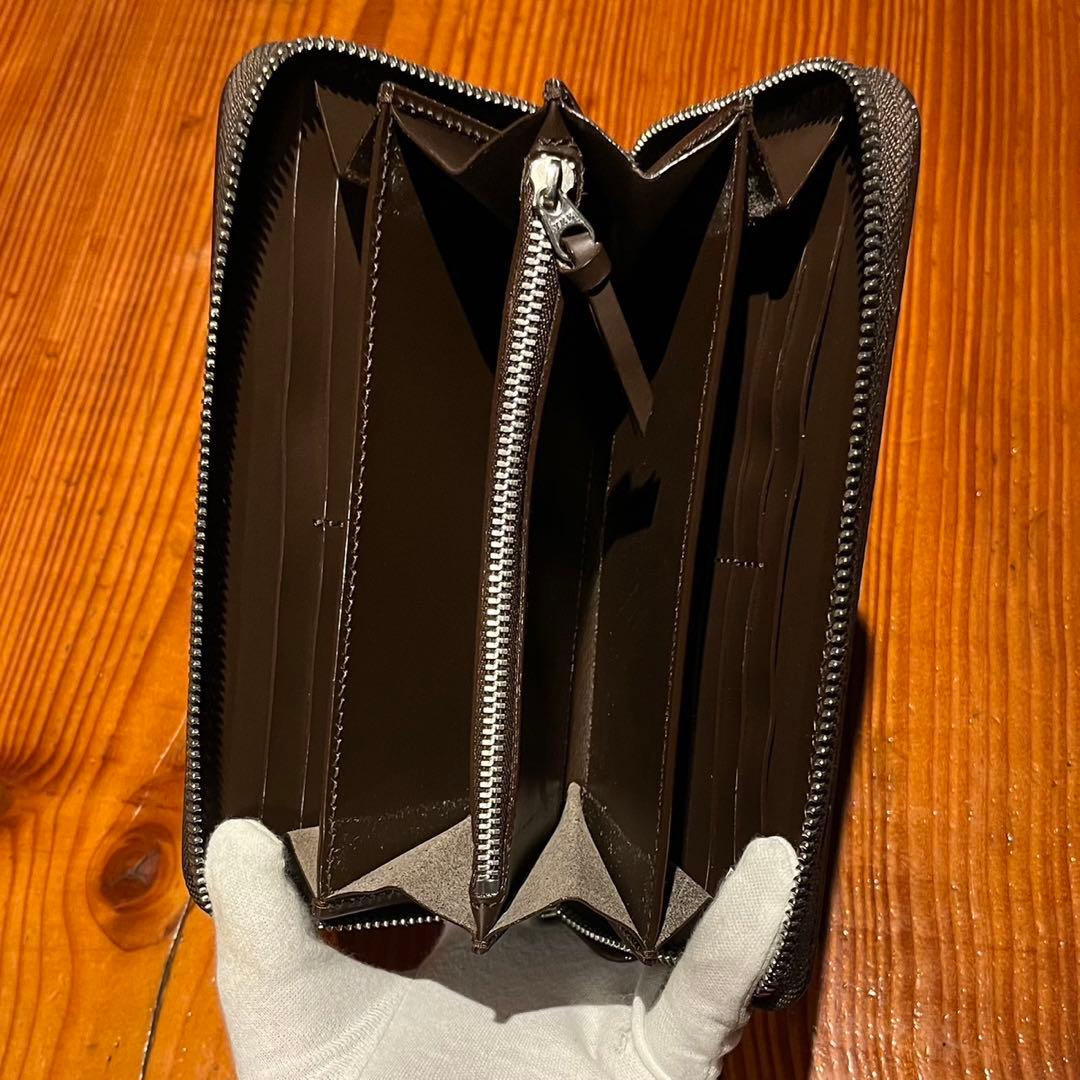 【新品・未使用】カービングウォレット　長財布　ラウンドファスナー　フラワー