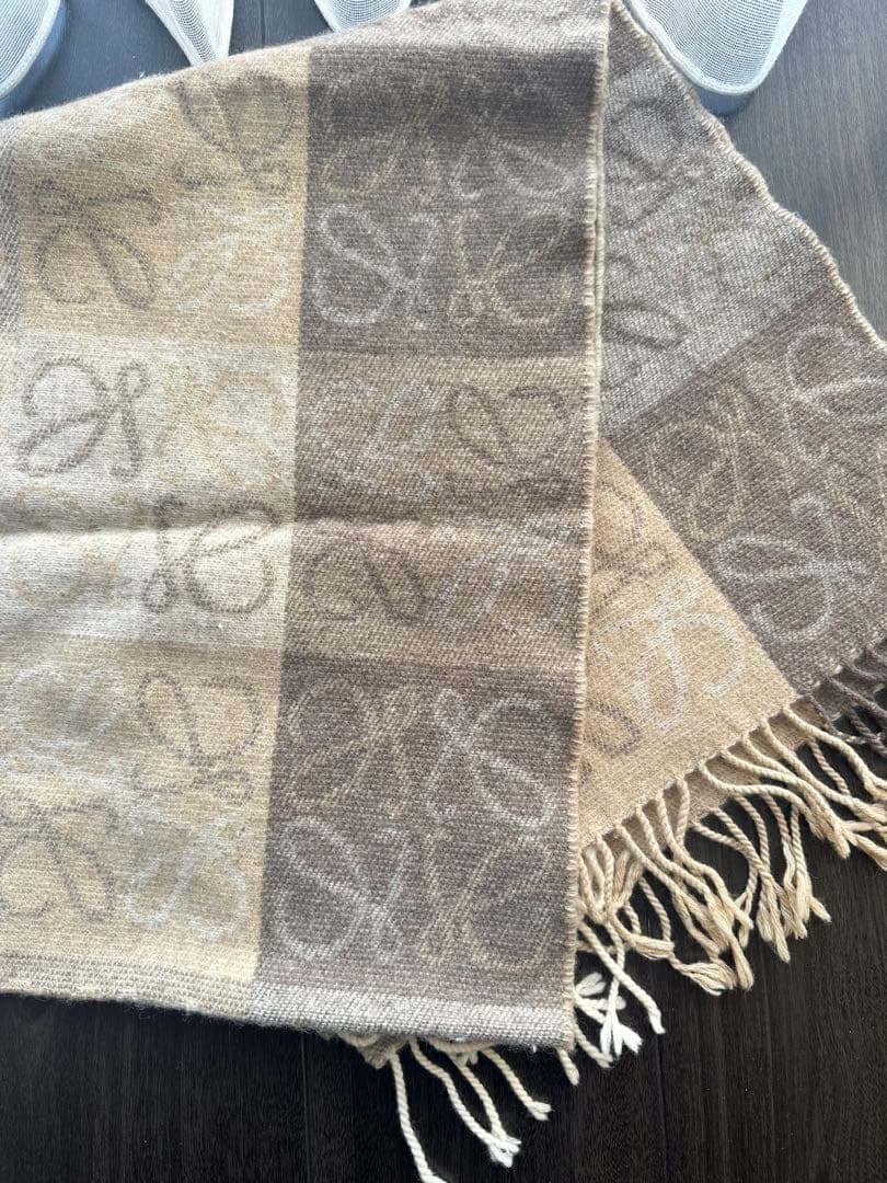 LOEWE ロエベ マフラー