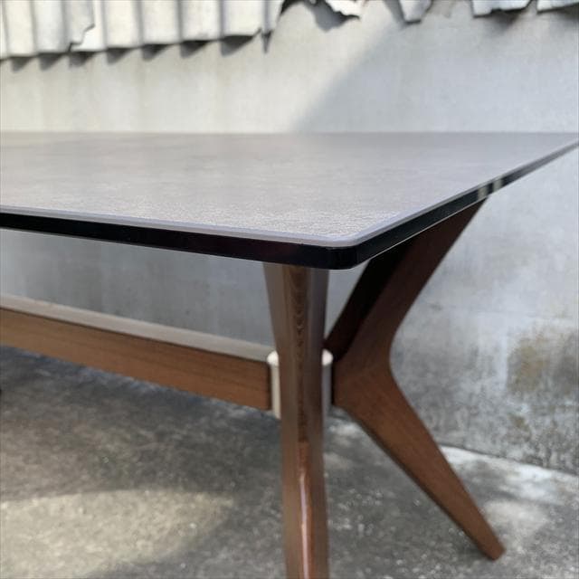 Calligaris TOKYOダイニングテーブル （運送会社での配送不可商品）