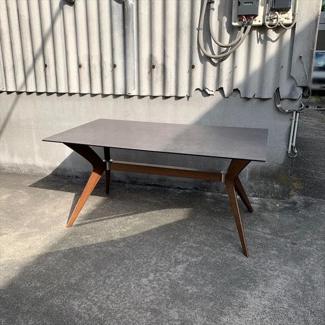 Calligaris TOKYOダイニングテーブル （運送会社での配送不可商品）