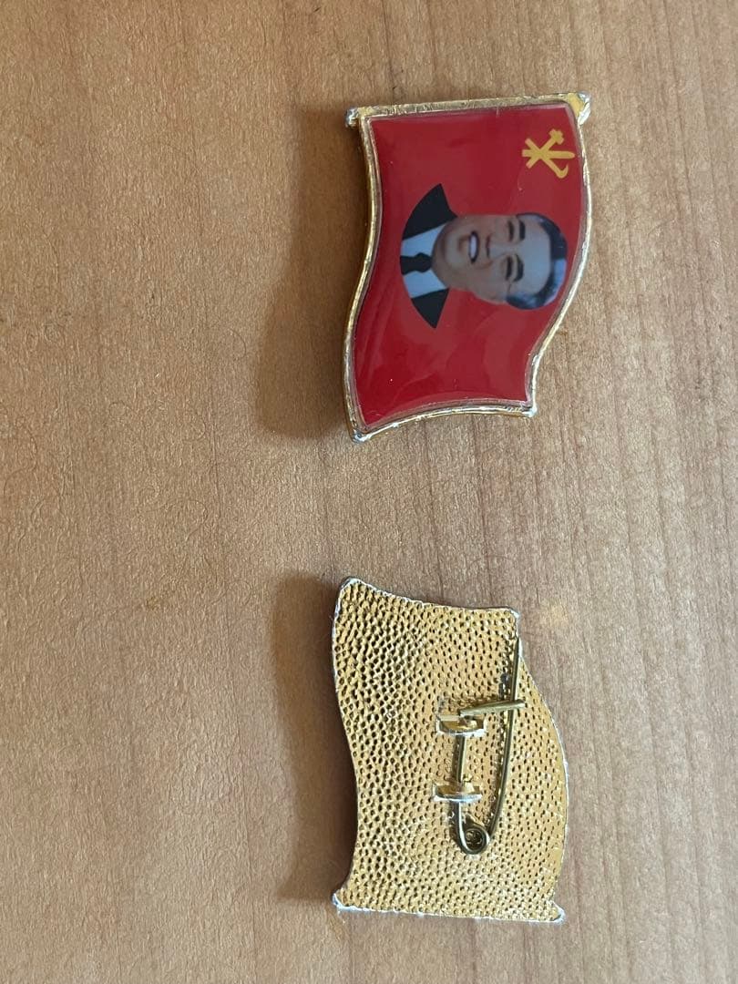 北朝鮮 ピンバッジ セット