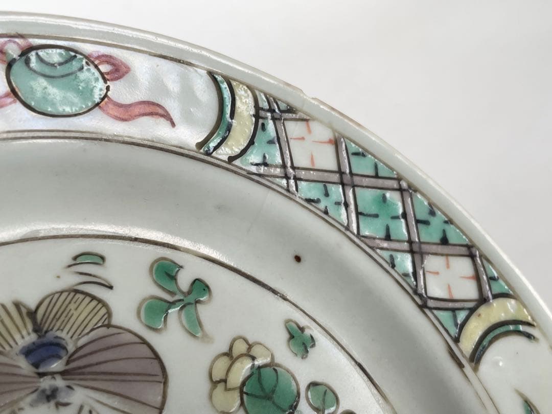 中国骨董　アンティーク　五彩　蝶々　宝文様　五寸皿　双魚印　中国　清朝　康熙五彩