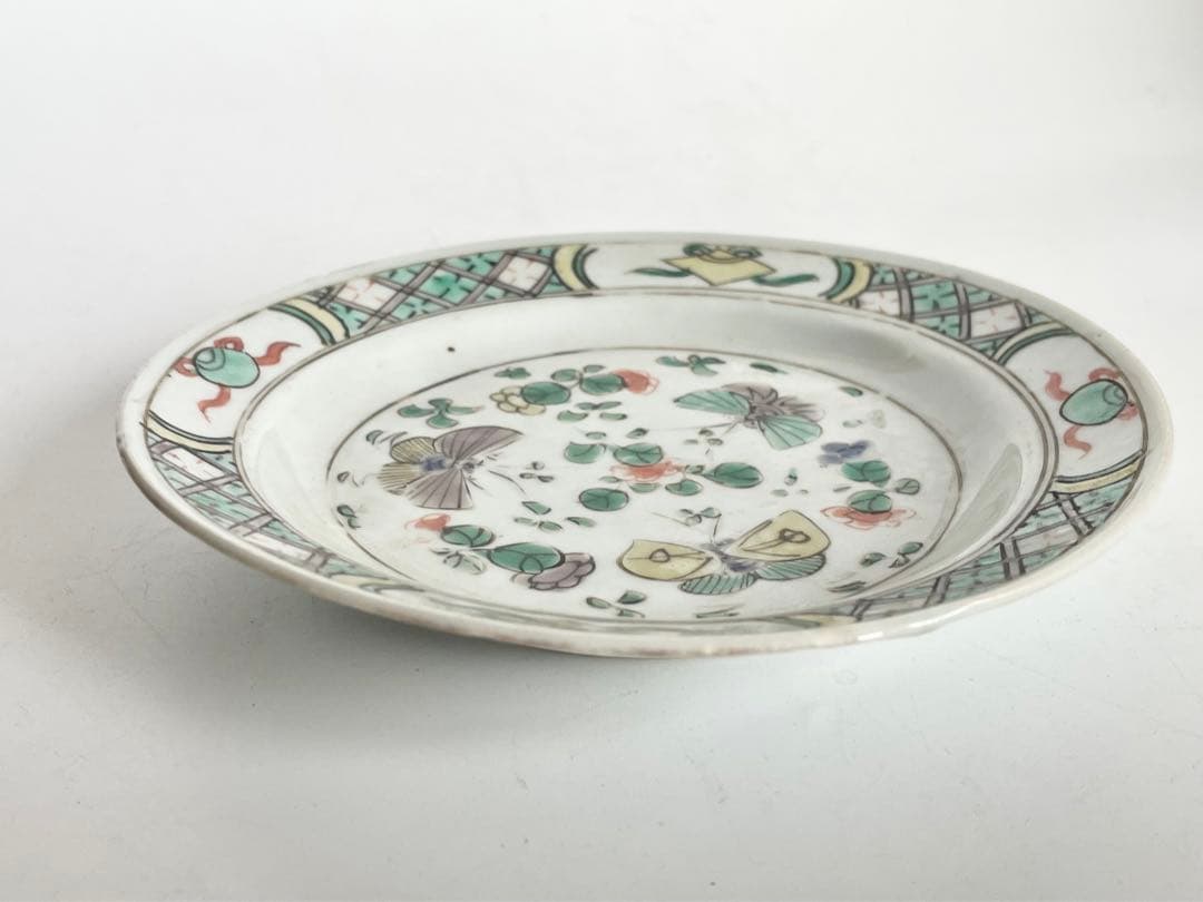 中国骨董　アンティーク　五彩　蝶々　宝文様　五寸皿　双魚印　中国　清朝　康熙五彩