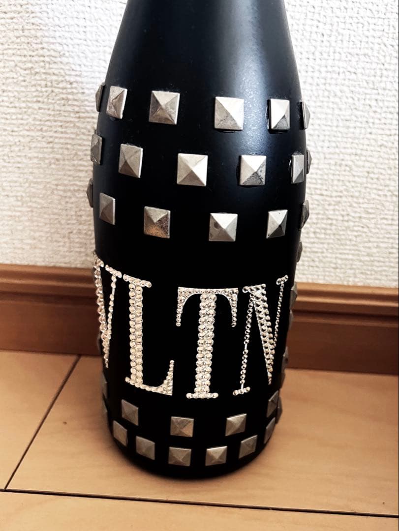 シャンパン (VALENTINOロゴ入り)