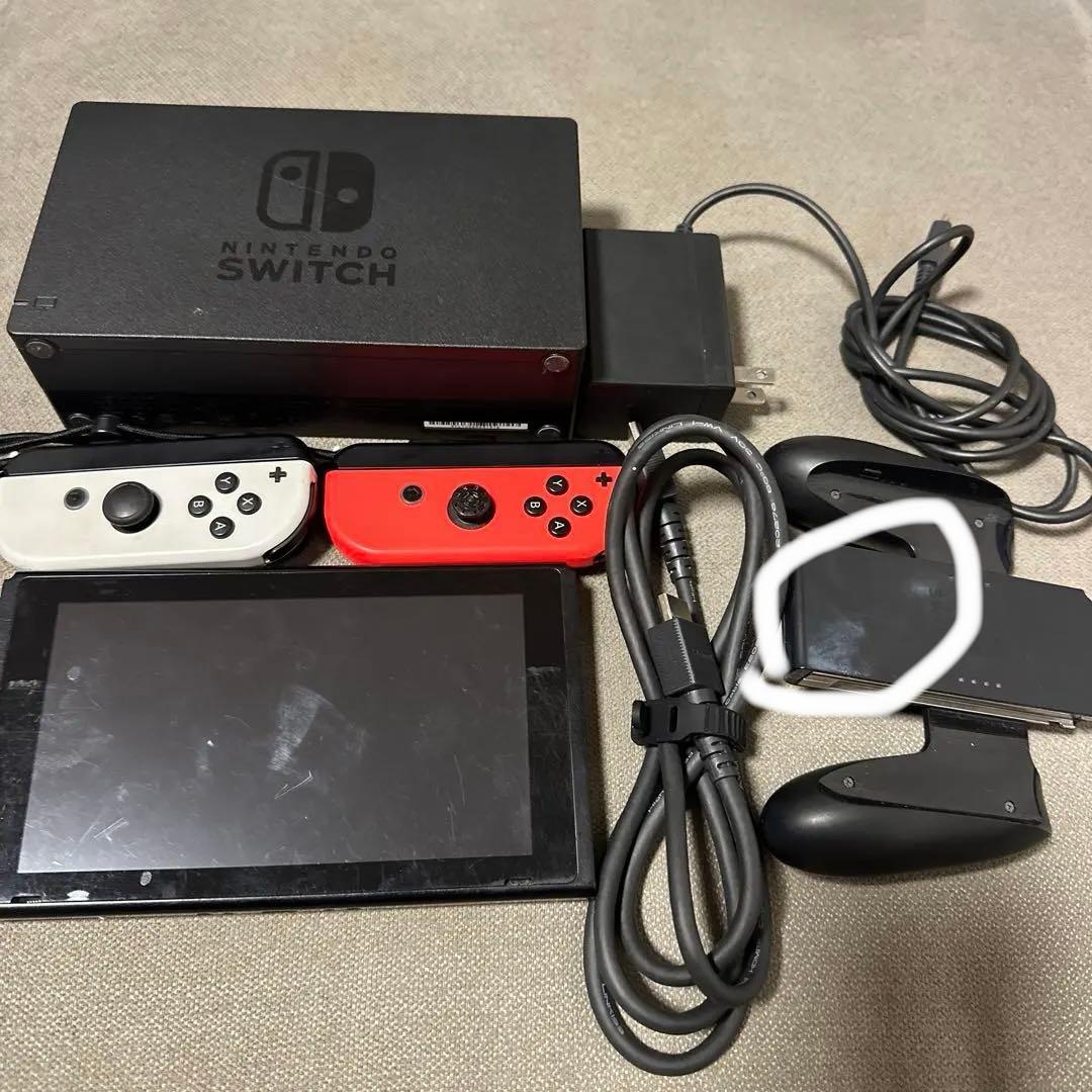 Nintendo Switch 本体 ホワイト/ブラック 初期化済