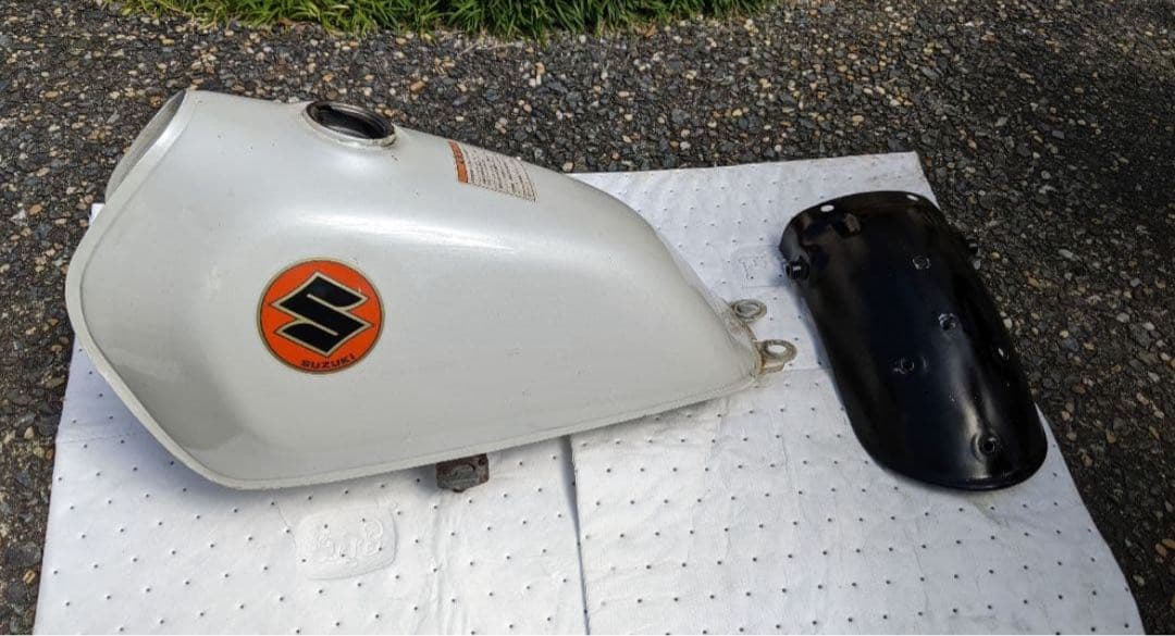 [AG]スズキ グラストラッカー　純正タンク