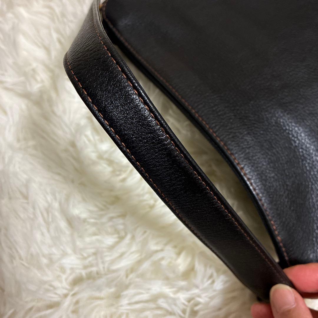 yukasanです。キタムラ ワンショルダーバッグ シボ革 レザー 黒