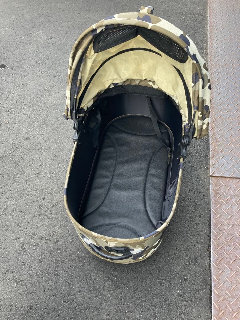 ペットカート エアバギーDOME3 AIRBUGGYサイズラージ ベージュと迷彩