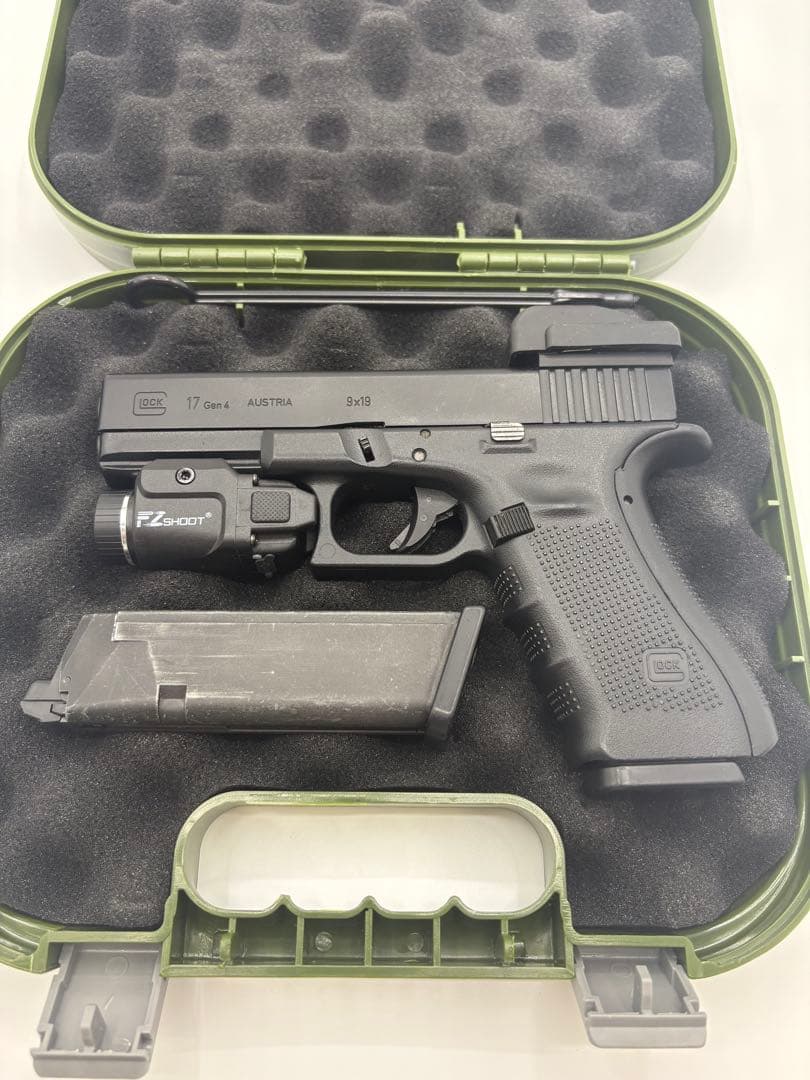 東京マルイ　グロック17 gen4 ドットサイト　ライト付き　マガジン2本付き