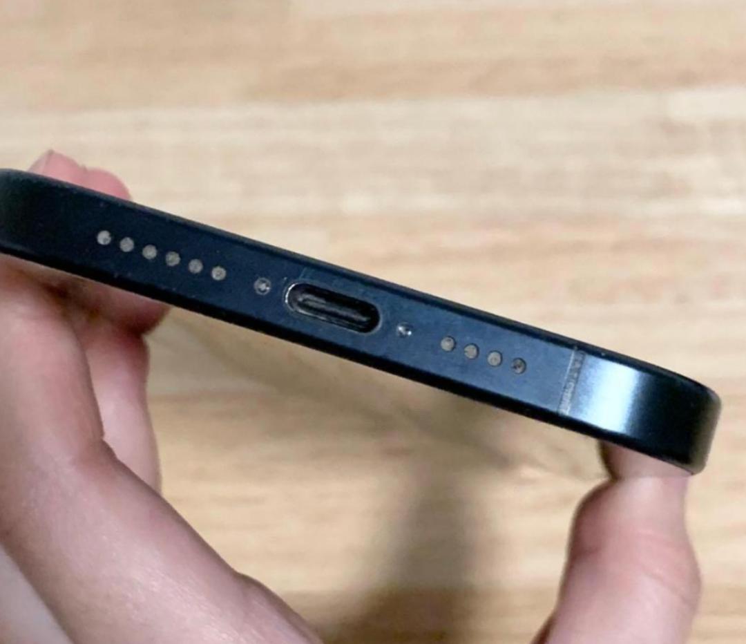 美品　iPhone 15 Pro 128gb SIMフリー版