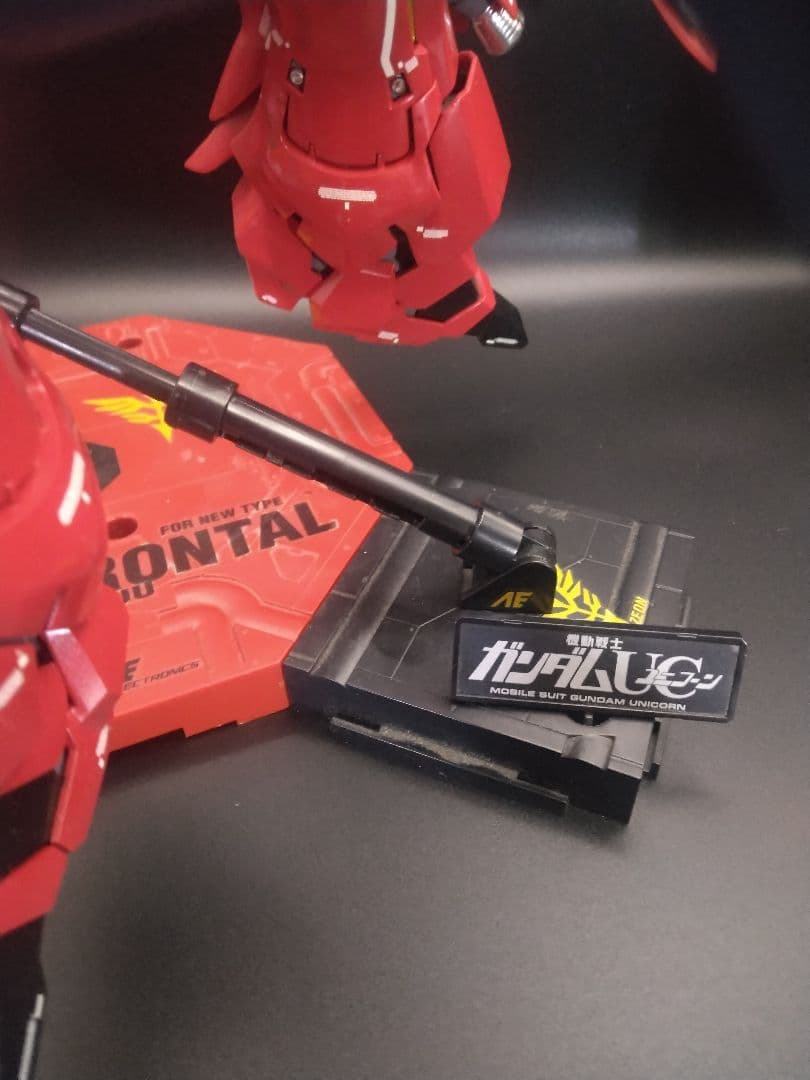 ガンプラ　MG シナンジュ 全塗装完成品　バズーカ　専用台座付