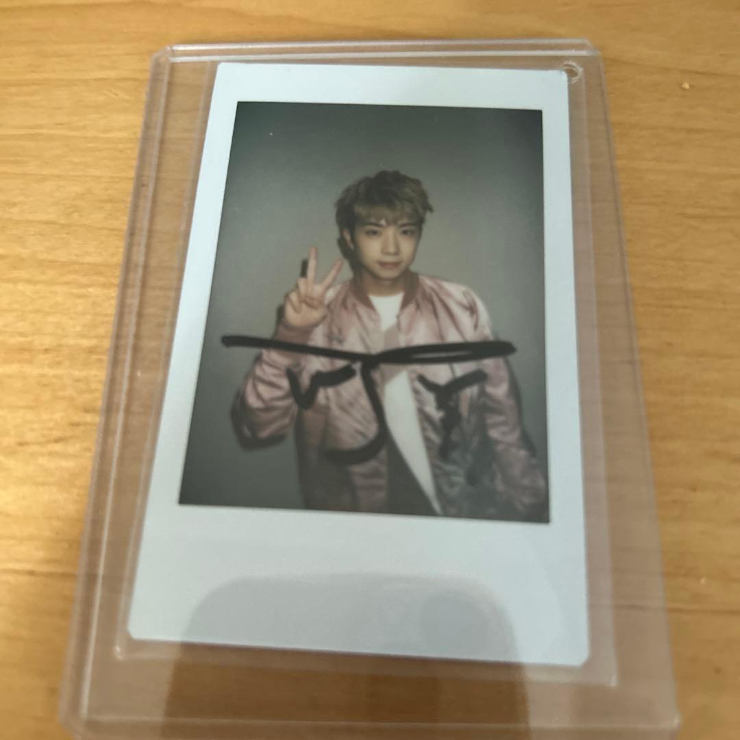 サイン入りチェキウヨン2pm