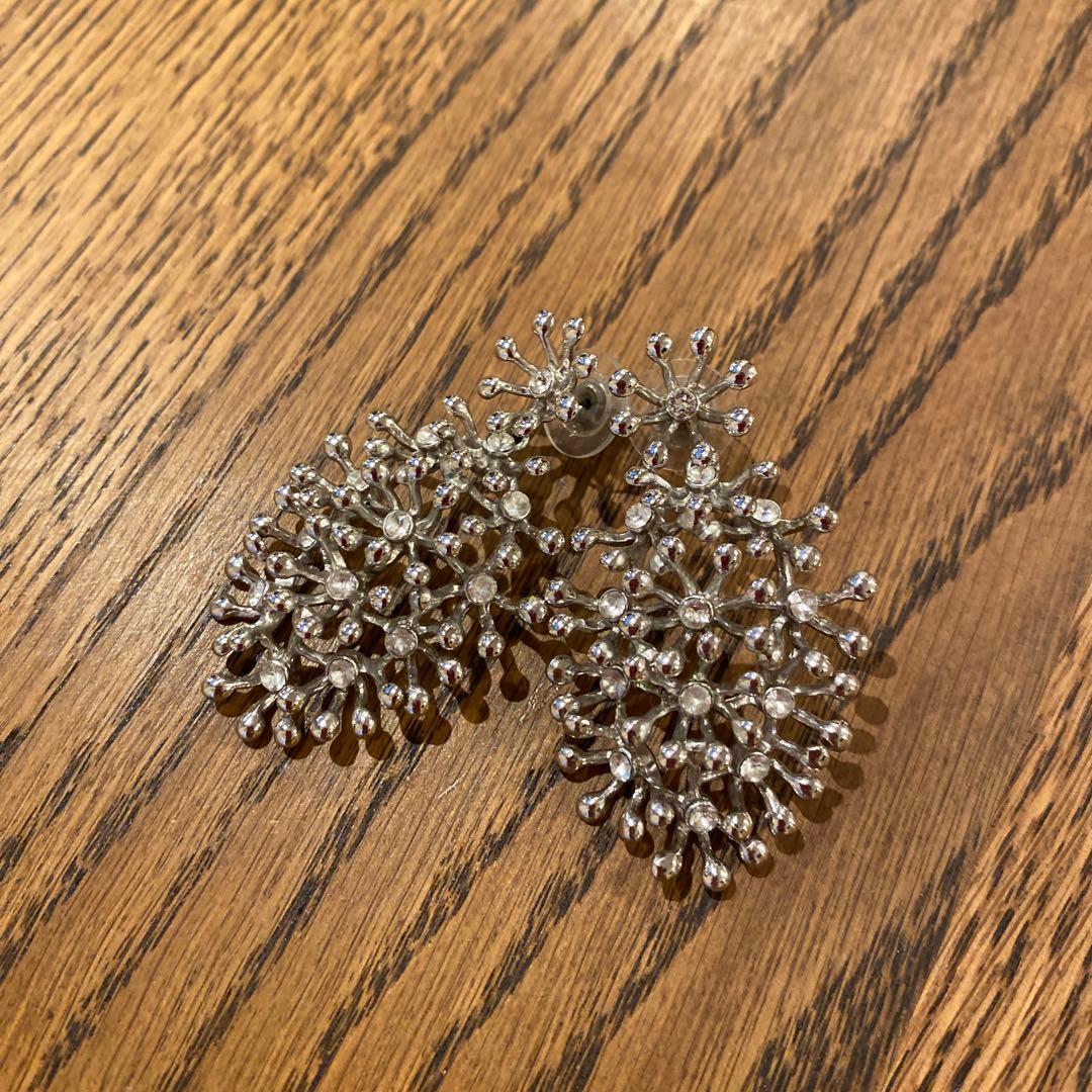 グロッセ Brillia オーバル ピアス プラチナ フラワー