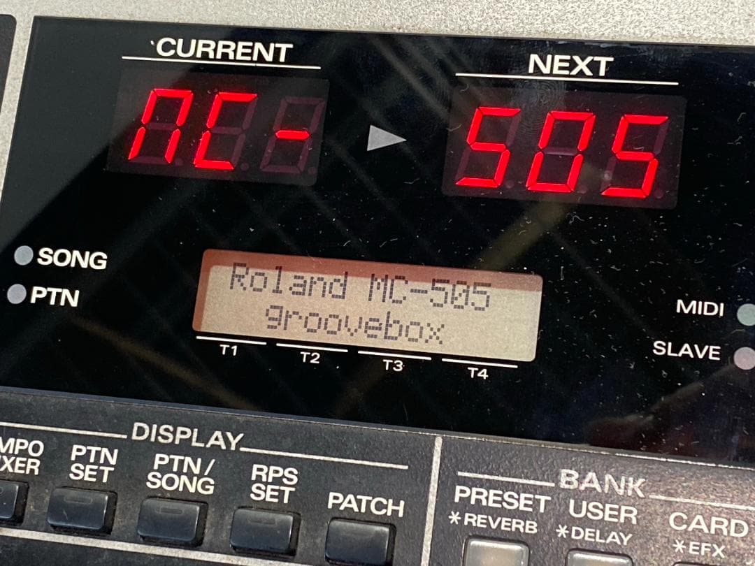 Roland MC-505 グルーブボックス　シーケンサー