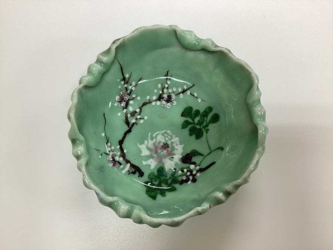 青磁　鉢　茶道具　和食器　花柄　飾皿　手練り　C264