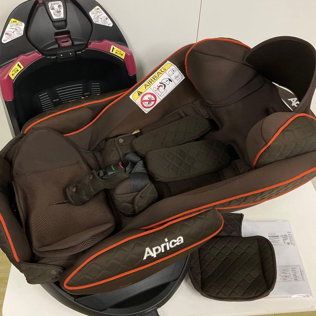 アップリカ フラディア グロウ プレミアム 新生児対応チャイルドシート