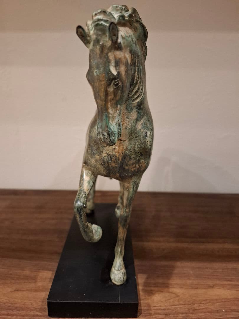 旧豪家蔵出し ブロンズ馬の彫刻 台座有り