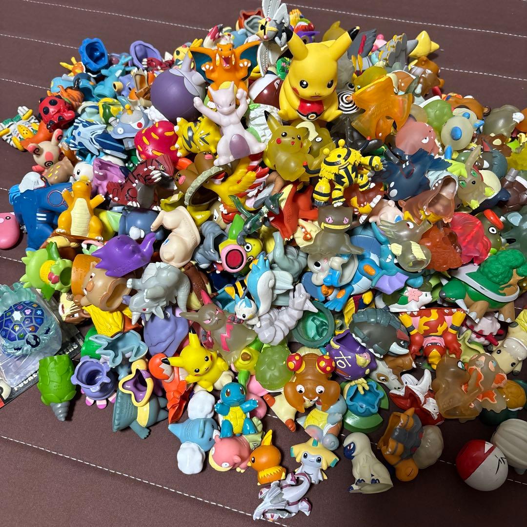 ポケモンキッズ クリア モンコレ ポケモン フィギュア カントー　ピカチュウ