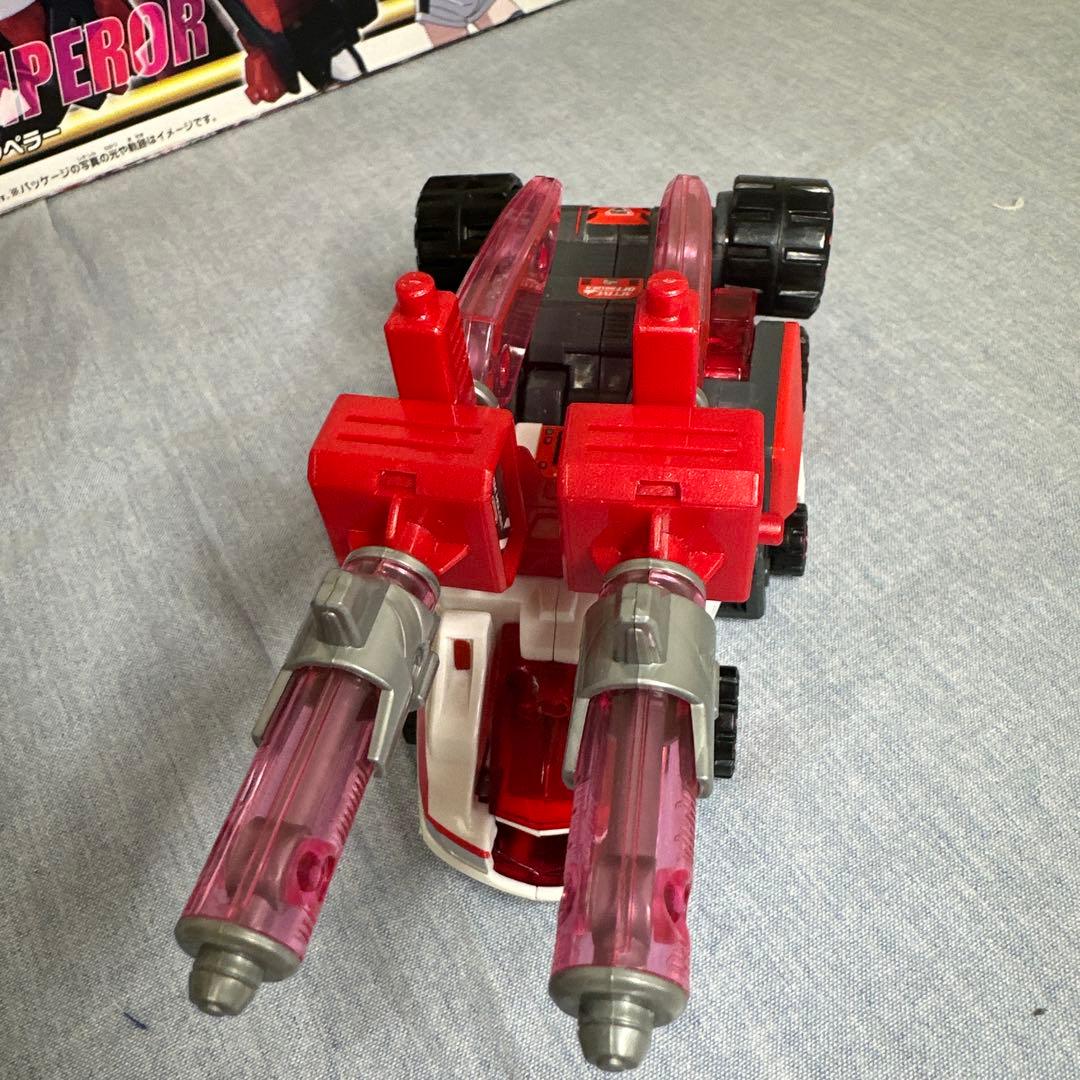 トミカハイパーレスキュードライブヘッド　シンクロ合体セット　アーマードエンペラー