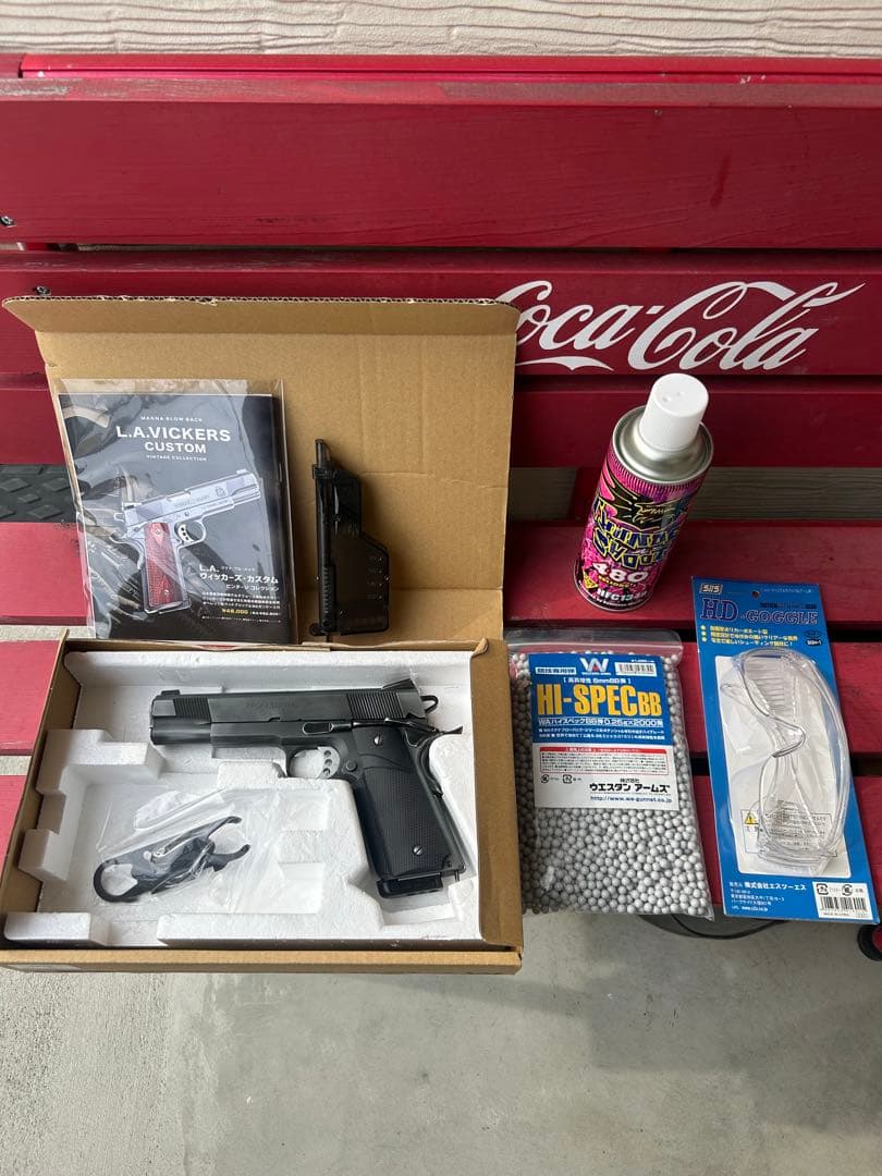 1.2日限定値下げ‼️WESTERN ARMS ガスガン　ガス、玉付きでお得‼️