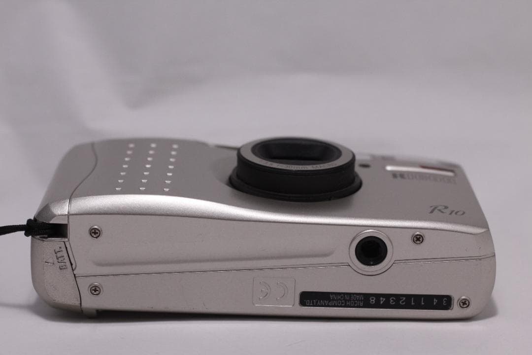 【フィルム動作確認済】RICOH R10 シルバー