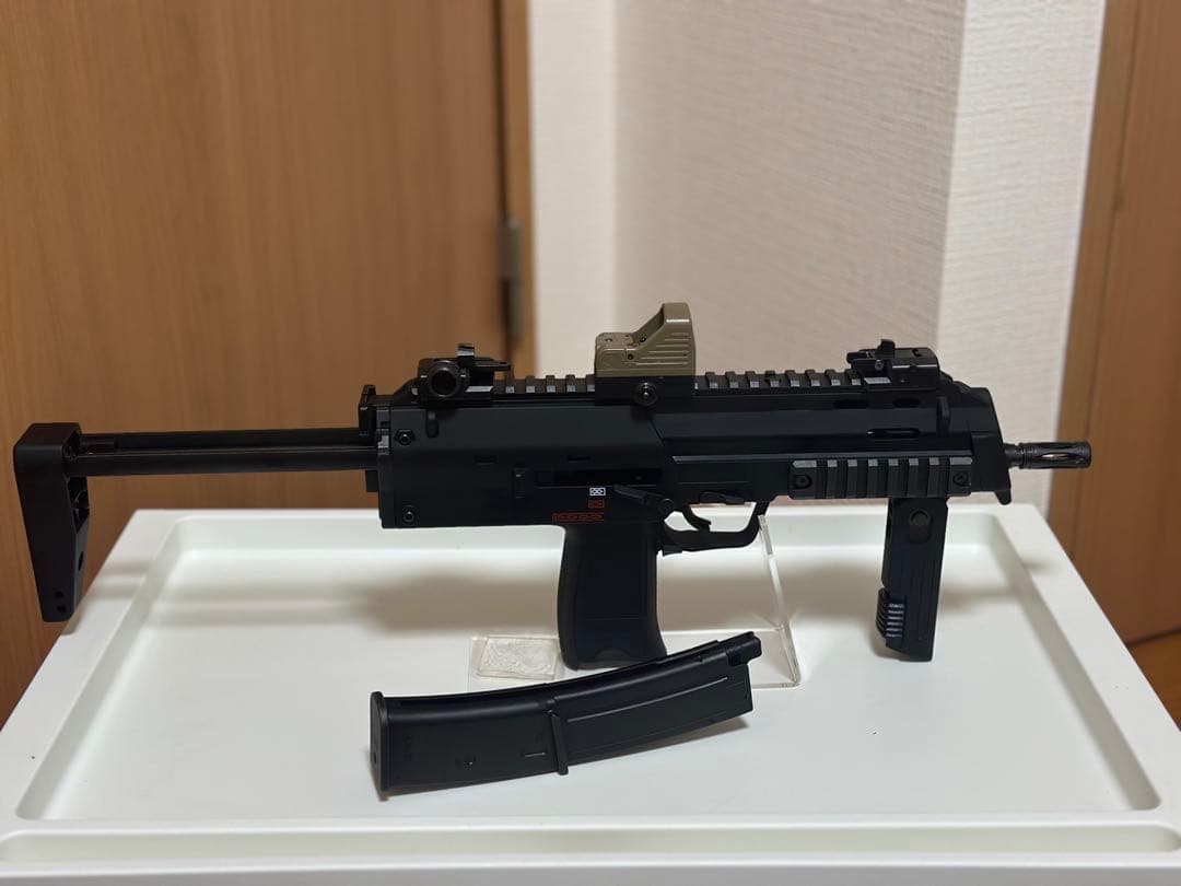 美品　東京マルイ　ガスブロ　MP7A1＋ドットサイトなど付属品セット　箱付き