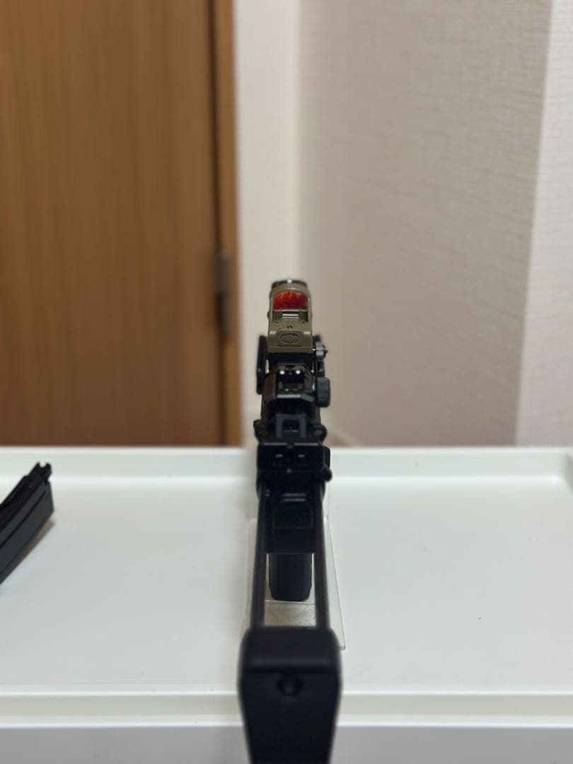 美品　東京マルイ　ガスブロ　MP7A1＋ドットサイトなど付属品セット　箱付き