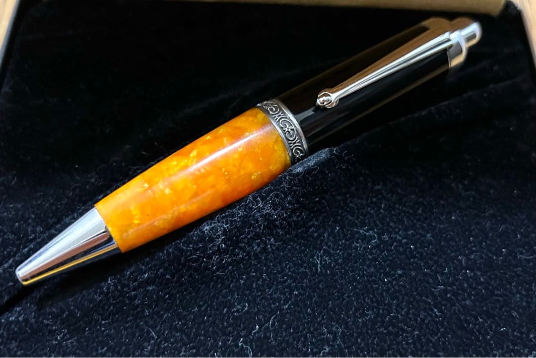 Delta dole vita ボールペン