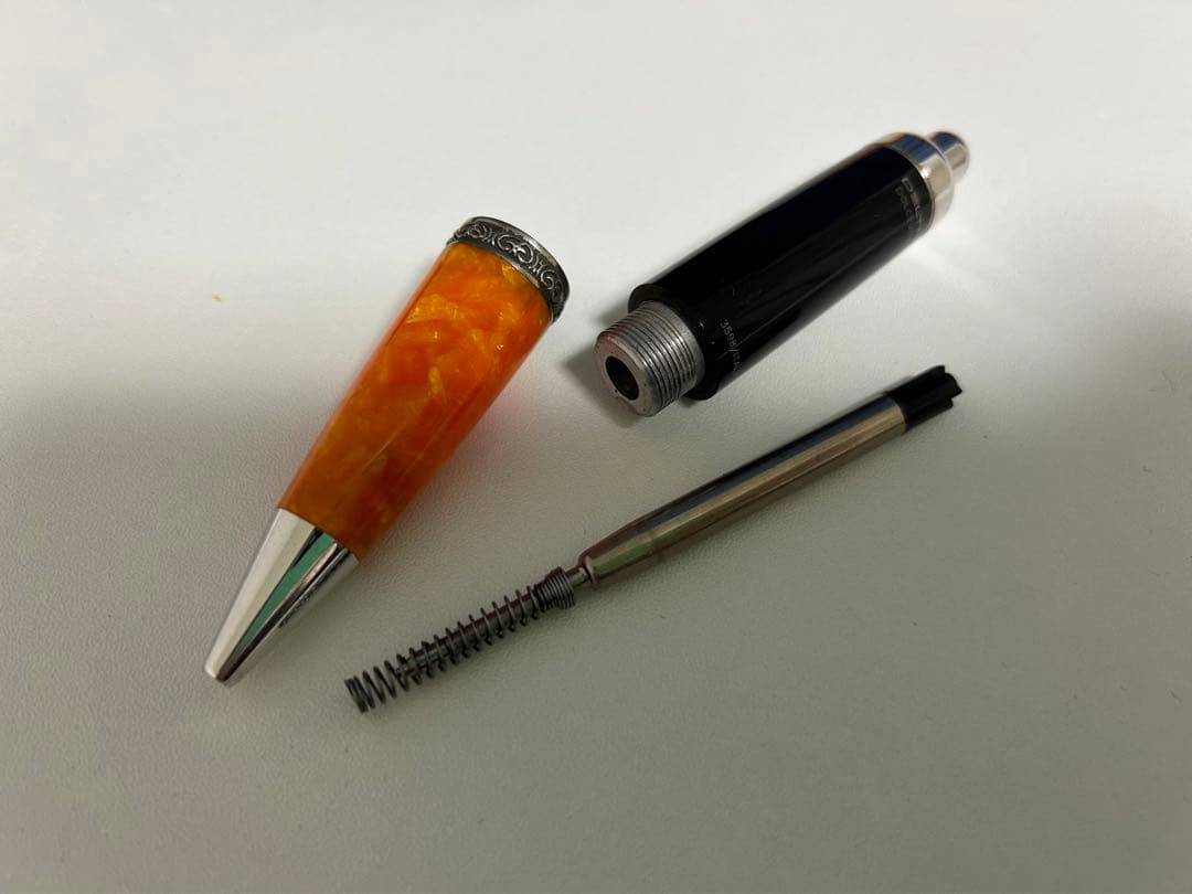 Delta dole vita ボールペン