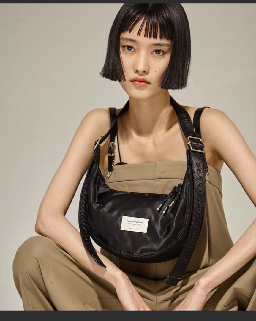 ビューティフルピープル　ナイロンムーン ショルダーバッグ