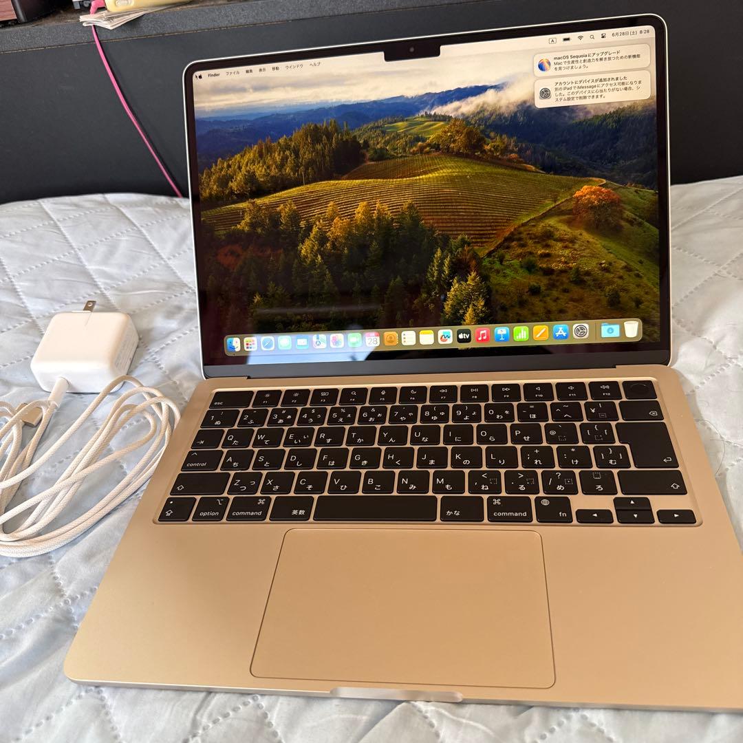B*)様 美品!Apple MacBook air 13インチ M2 スターライ