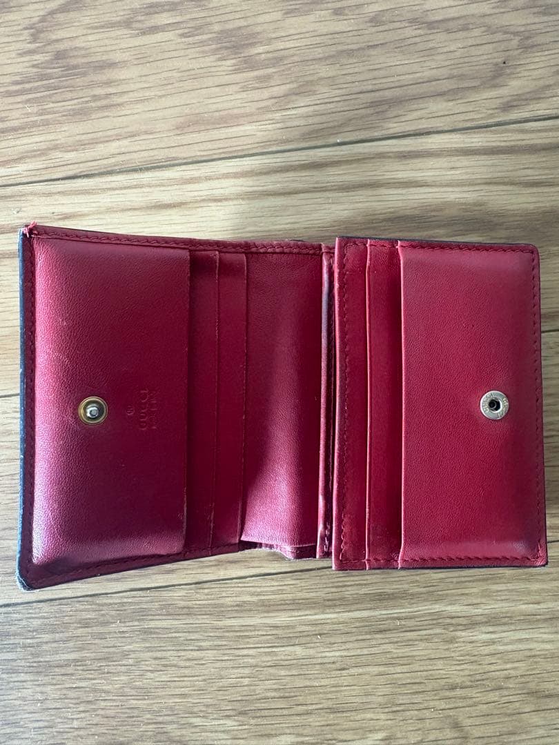 た*͚様 Gucci チェリー柄　さくらんぼ二つ折り財布