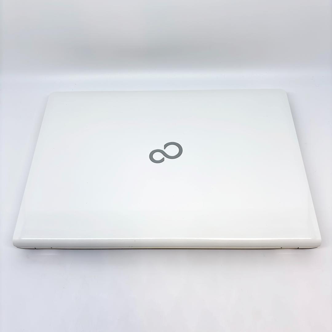 富士通 ノートパソコン Corei7 新品SSD オフィス付き Win11 A6