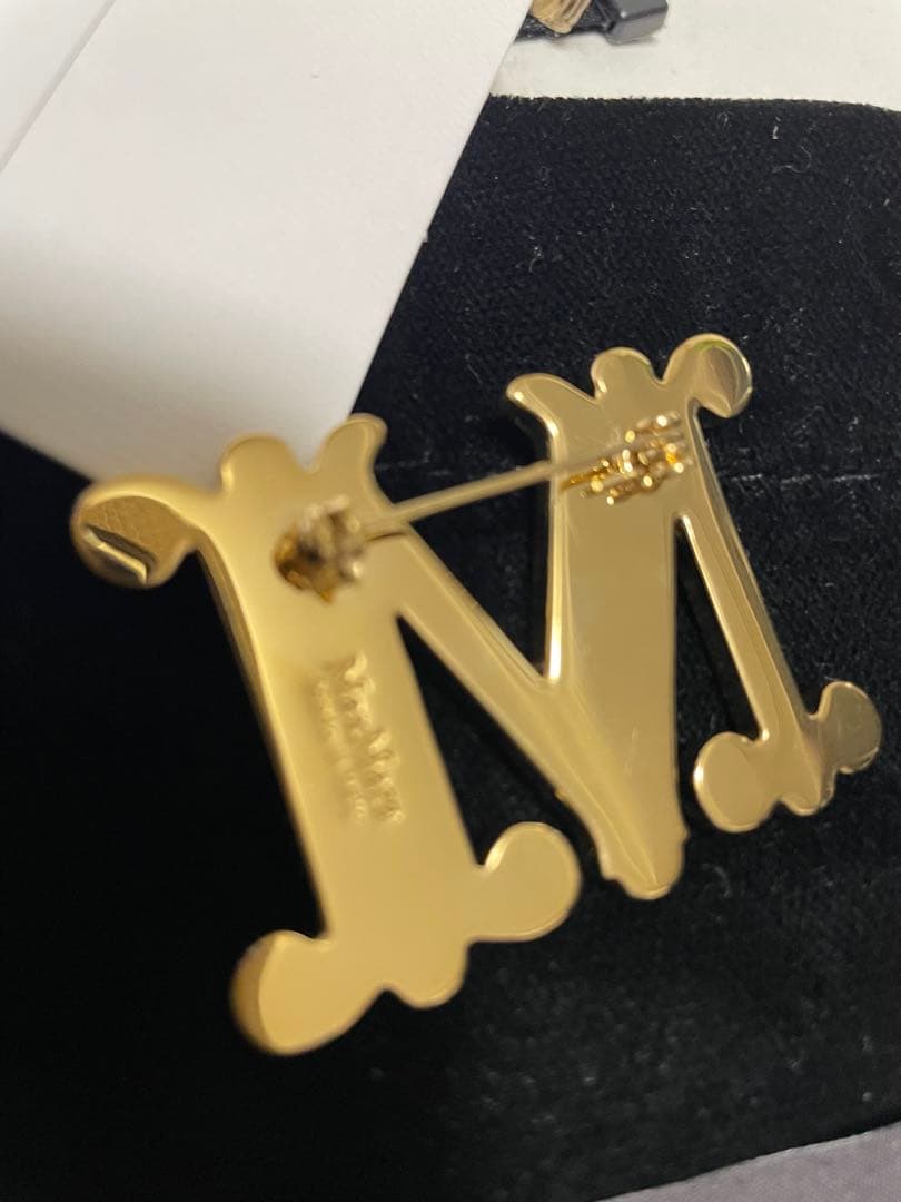 新品MaxMara M字型ブローチクリスタルマックスマーラ