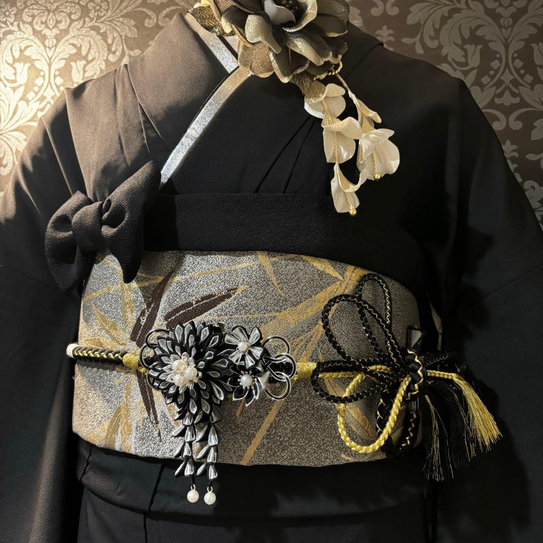 美品　黒地　大柄　金駒刺繍　金彩　逸品　振袖　フルセット 振り袖