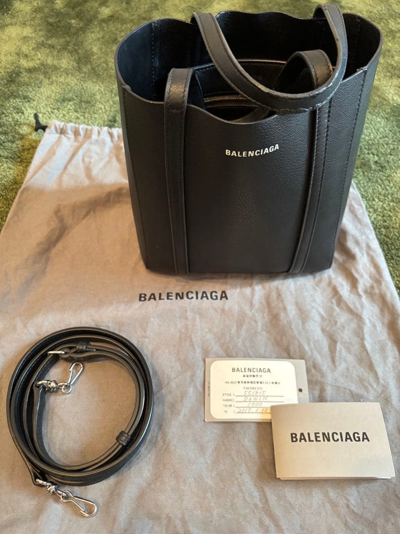 ひ*り様 BALENCIAGA ブラックレザー トートバック