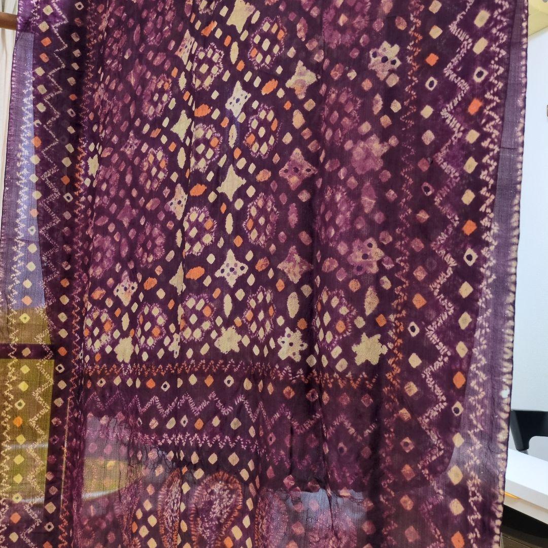 レア　希少品「壁掛け布」「飾り布」「タペストリー」「羽衣のように軽い布」「赤系」