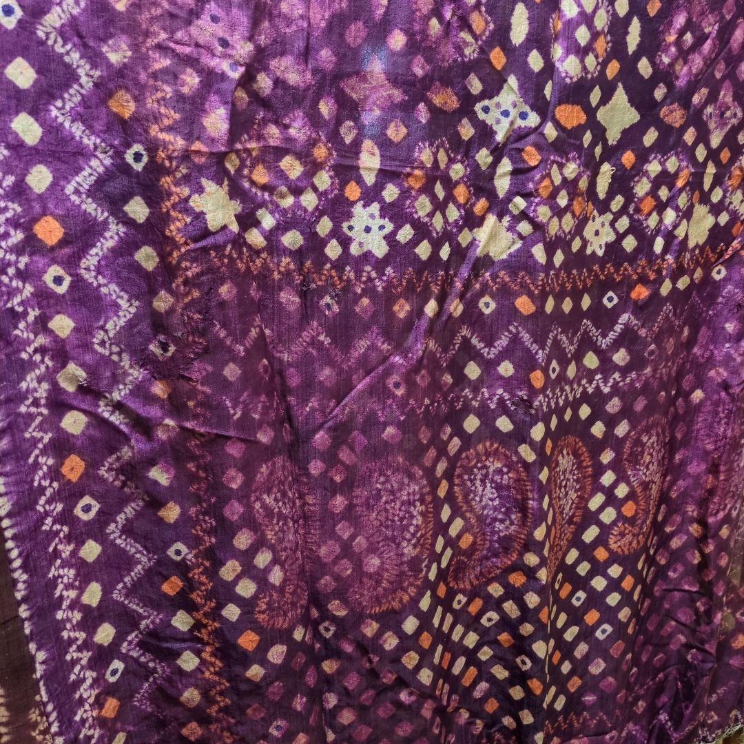 レア　希少品「壁掛け布」「飾り布」「タペストリー」「羽衣のように軽い布」「赤系」