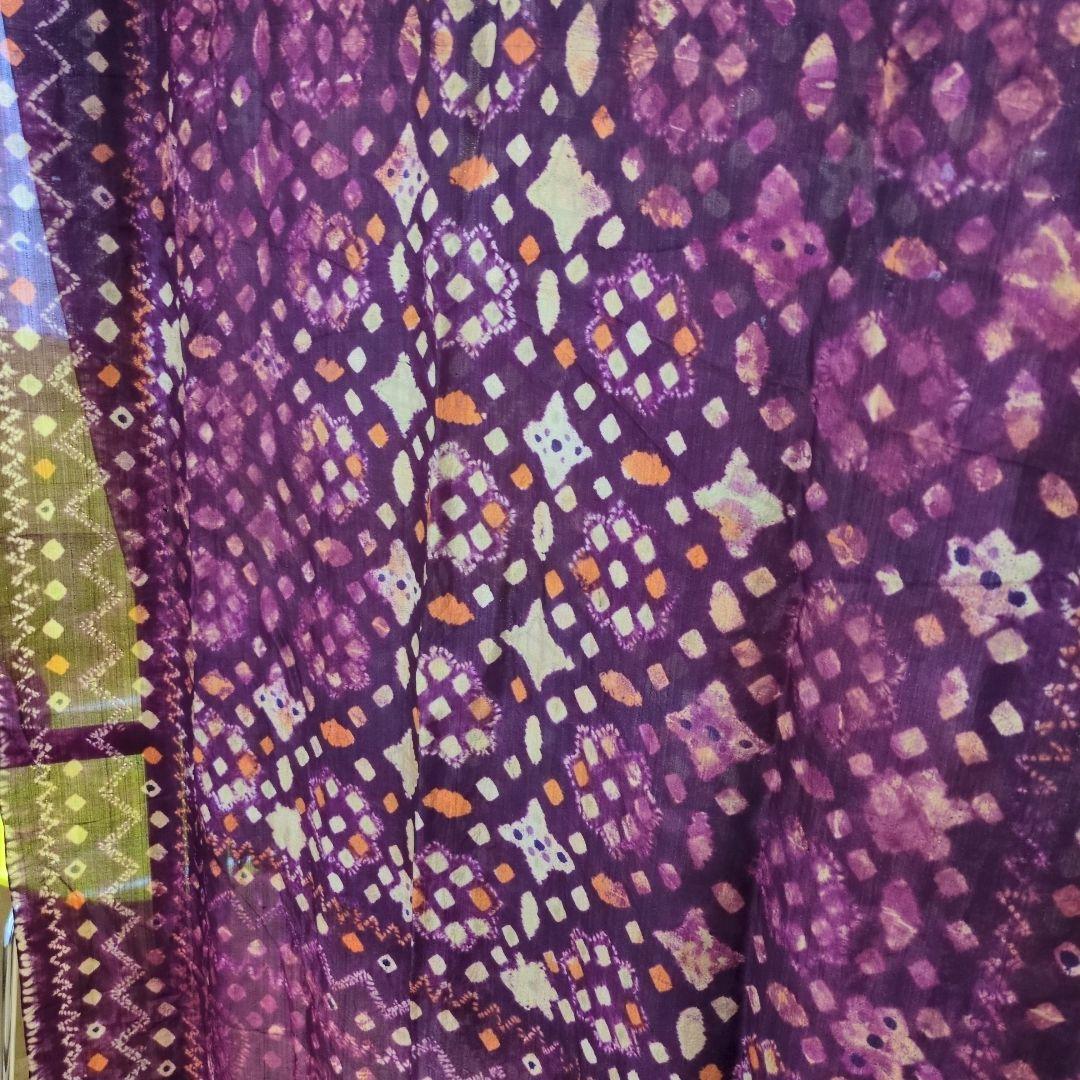 レア　希少品「壁掛け布」「飾り布」「タペストリー」「羽衣のように軽い布」「赤系」