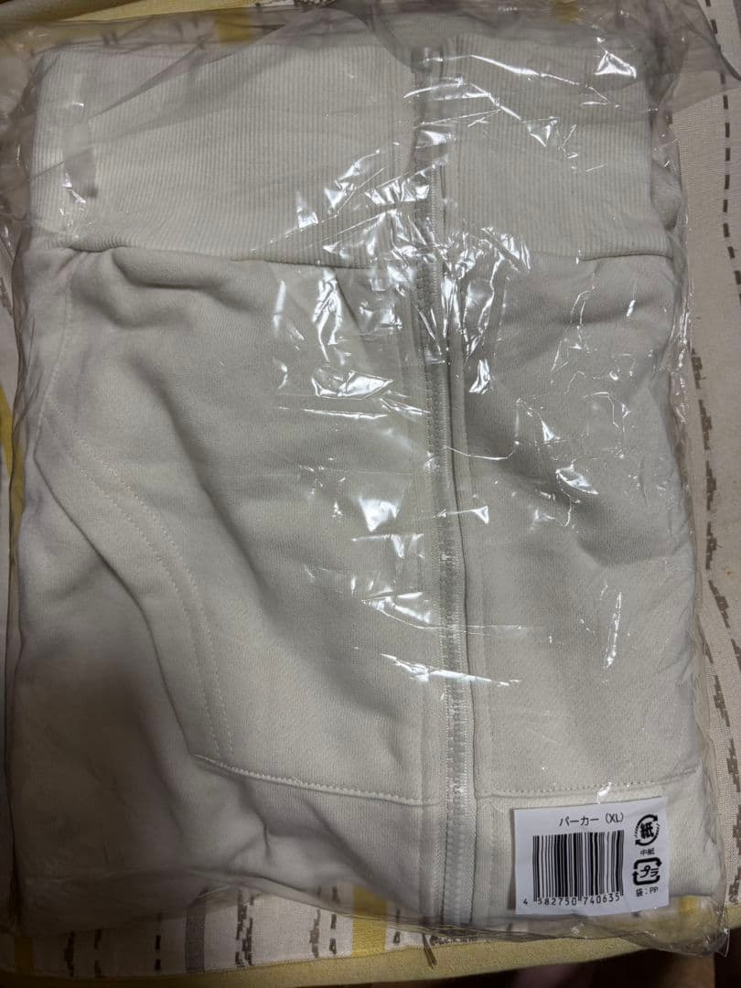  Man ON　いつもより大きいサイズ(XL)パーカー