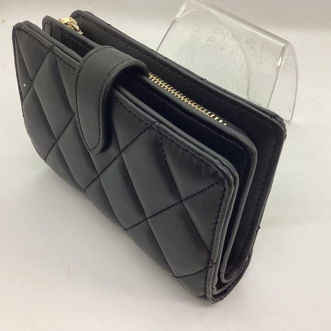 kate spade ブラック 二つ折り財布　キルティング加工