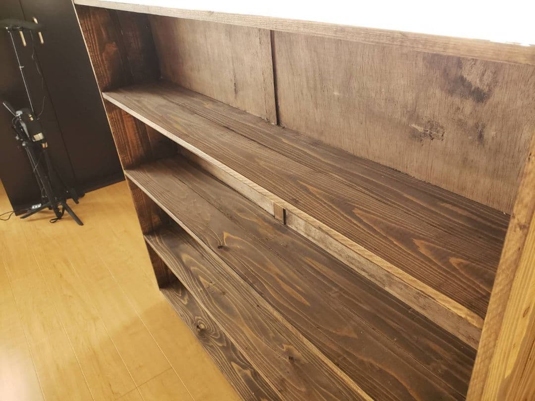 天然材を使用した古材風　本棚　マガジンラック