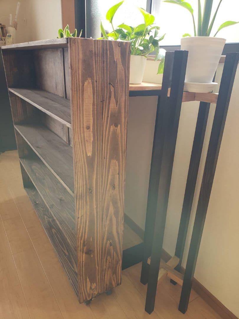 天然材を使用した古材風　本棚　マガジンラック
