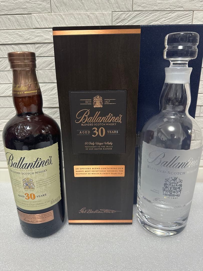 Ballantine's 30年 700ml 化粧箱　クリスタルボトルセット