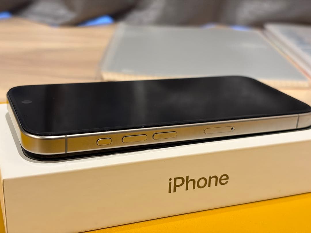 iPhone 15 Pro 256GB (Simフリー) ナチュラルチタニウム