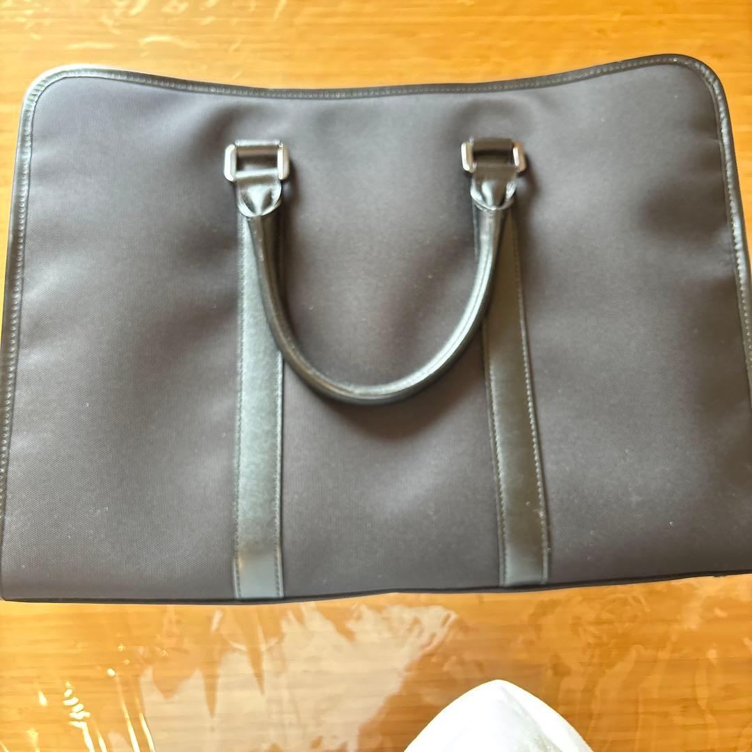 BURBERRY ブラック ビジネスバッグ