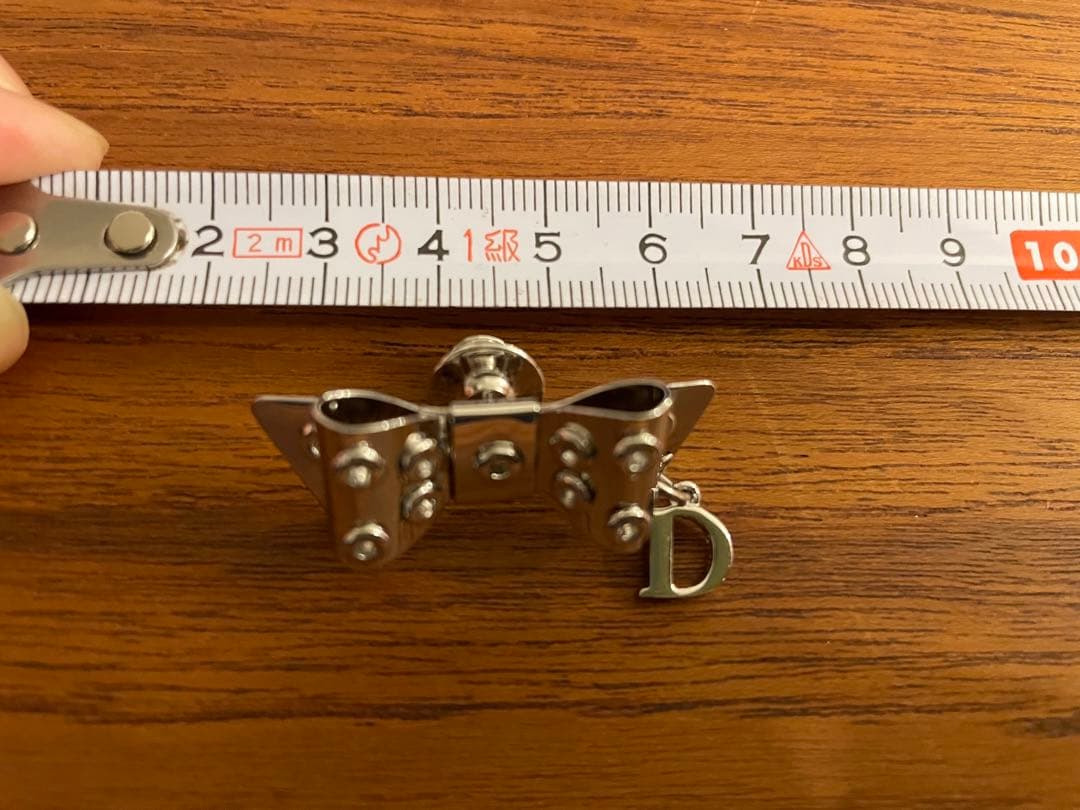 Dior リボン型ブローチ メタル製