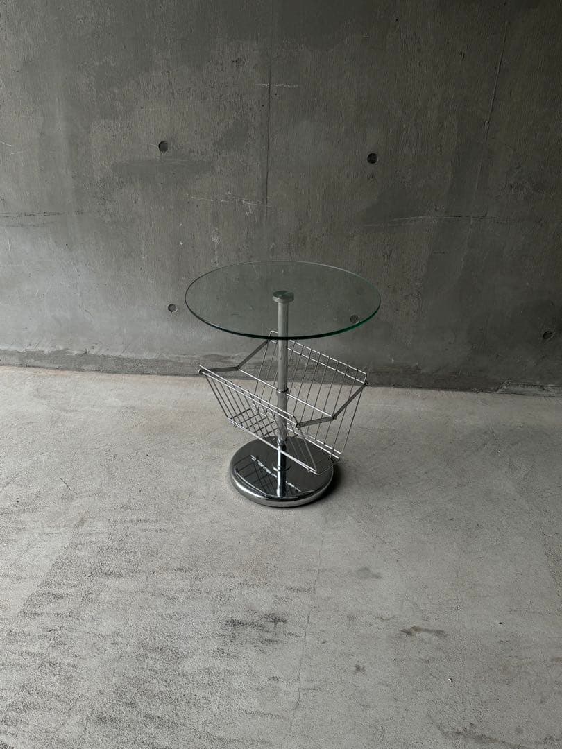 モダン　マガジンラックサイドテーブル　ミッドセンチュリー　スペースエイジ