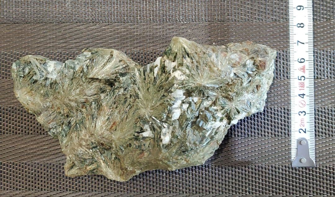 【貴重】灰鉄輝石 菊寿石 岐阜県 山県市 柿野東洞 柿野鉱山 鉱石 原石 国産